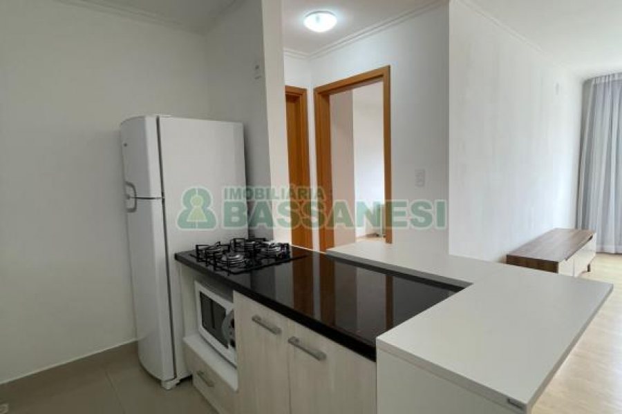 Apartamento com 45m², 1 dormitório, 1 vaga, no bairro Madureira em Caxias do Sul para Alugar