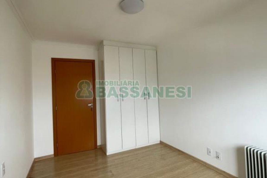 Apartamento com 45m², 1 dormitório, 1 vaga, no bairro Madureira em Caxias do Sul para Alugar