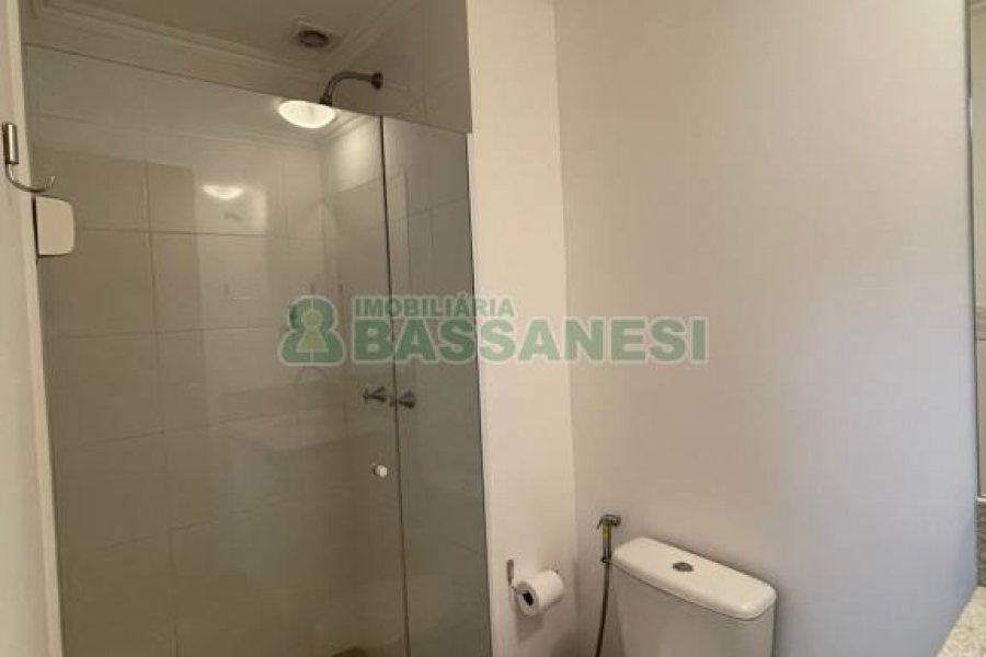 Apartamento com 45m², 1 dormitório, 1 vaga, no bairro Madureira em Caxias do Sul para Alugar