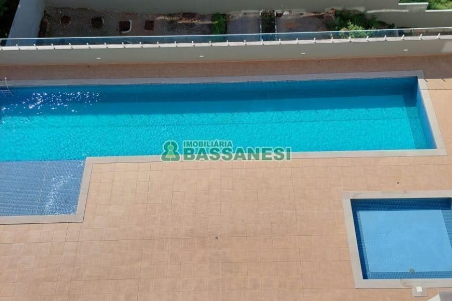 Apartamento com 45m², 1 dormitório, 1 vaga, no bairro Madureira em Caxias do Sul para Alugar