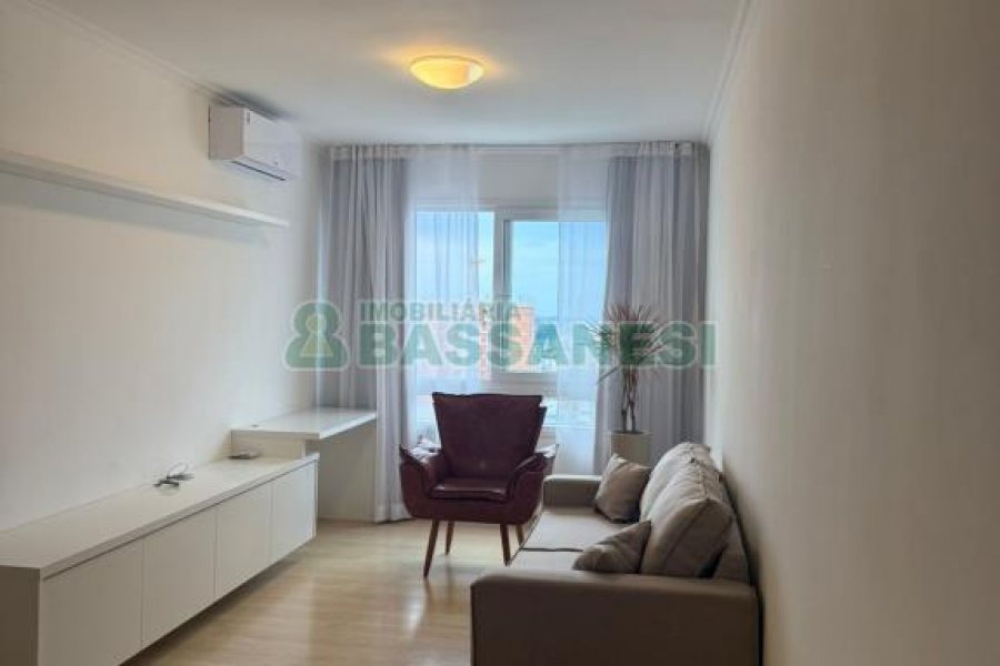 Apartamento com 45m², 1 dormitório, 1 vaga, no bairro Madureira em Caxias do Sul para Alugar