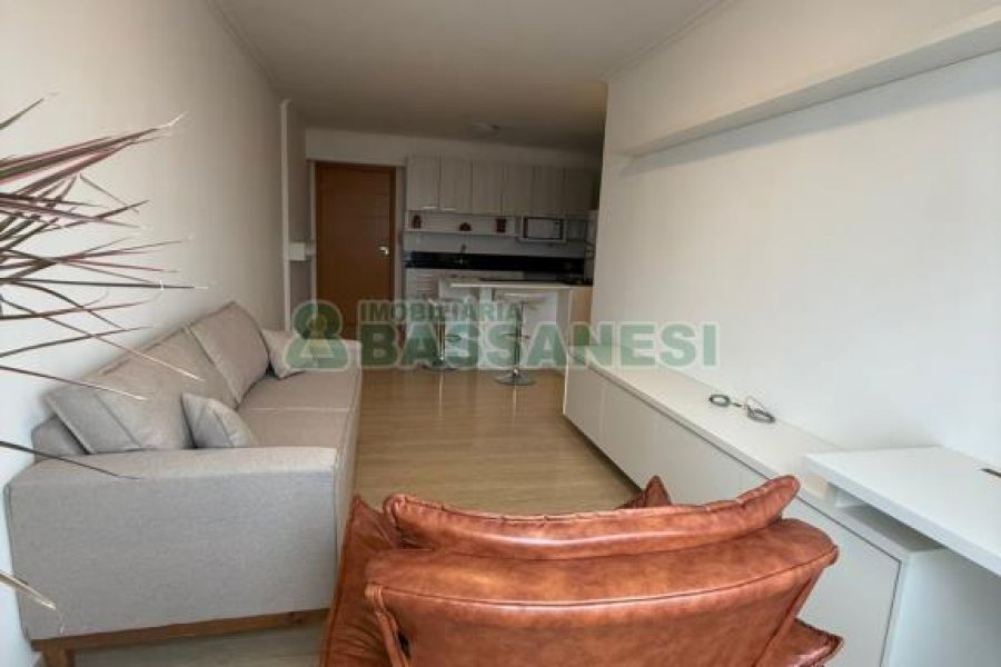 Apartamento com 45m², 1 dormitório, 1 vaga, no bairro Madureira em Caxias do Sul para Alugar