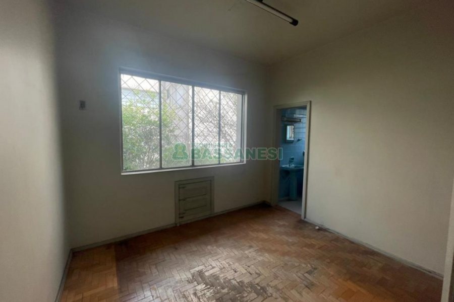 Casa com 300m², 4 dormitórios, 2 vagas, no bairro Cinqüentenário em Caxias do Sul para Comprar