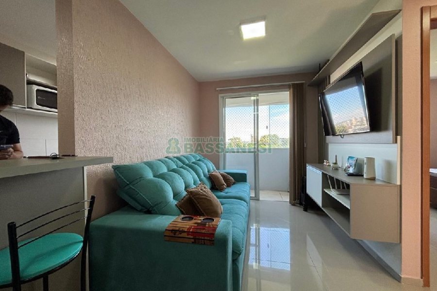 Apto Mobiliado com 50m², 2 dormitórios, 1 vaga, no bairro Jardelino Ramos em Caxias do Sul para Alugar