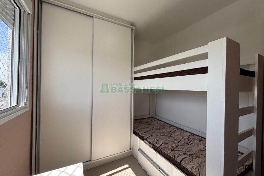 Apto Mobiliado com 50m², 2 dormitórios, 1 vaga, no bairro Jardelino Ramos em Caxias do Sul para Alugar