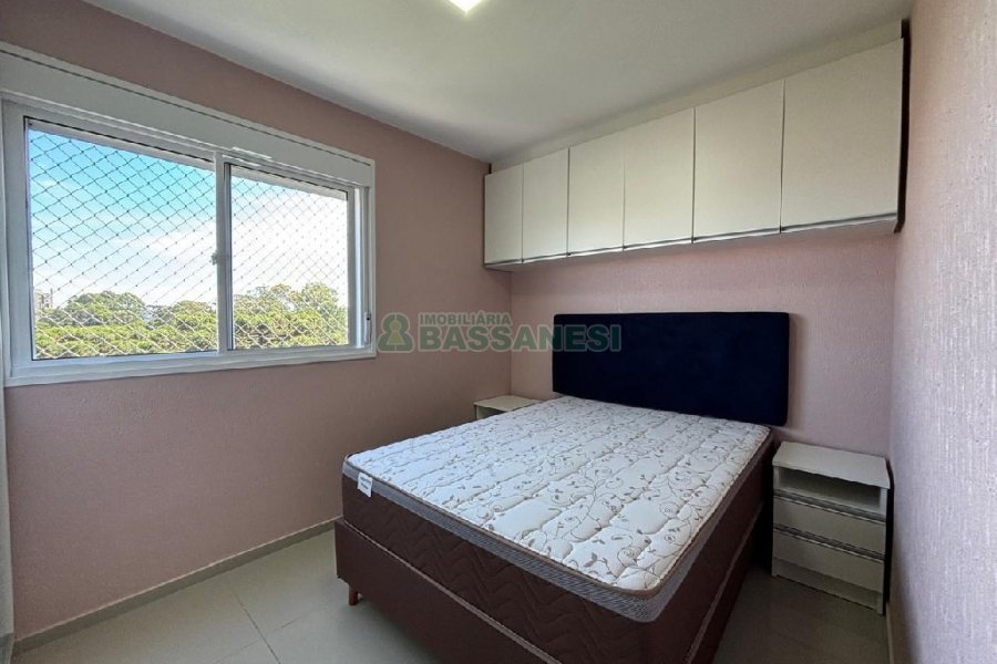 Apto Mobiliado com 50m², 2 dormitórios, 1 vaga, no bairro Jardelino Ramos em Caxias do Sul para Alugar