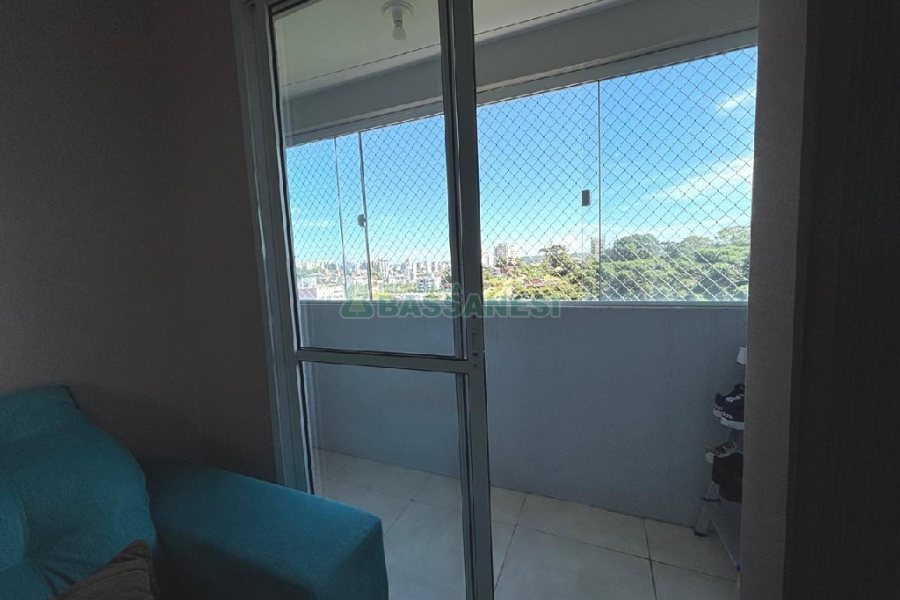 Apto Mobiliado com 50m², 2 dormitórios, 1 vaga, no bairro Jardelino Ramos em Caxias do Sul para Alugar