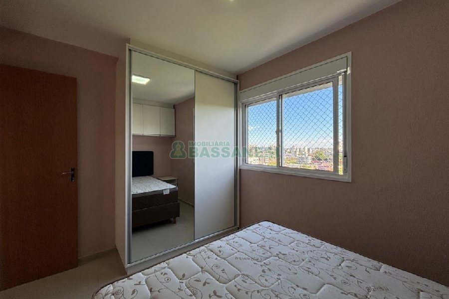 Apto Mobiliado com 50m², 2 dormitórios, 1 vaga, no bairro Jardelino Ramos em Caxias do Sul para Alugar