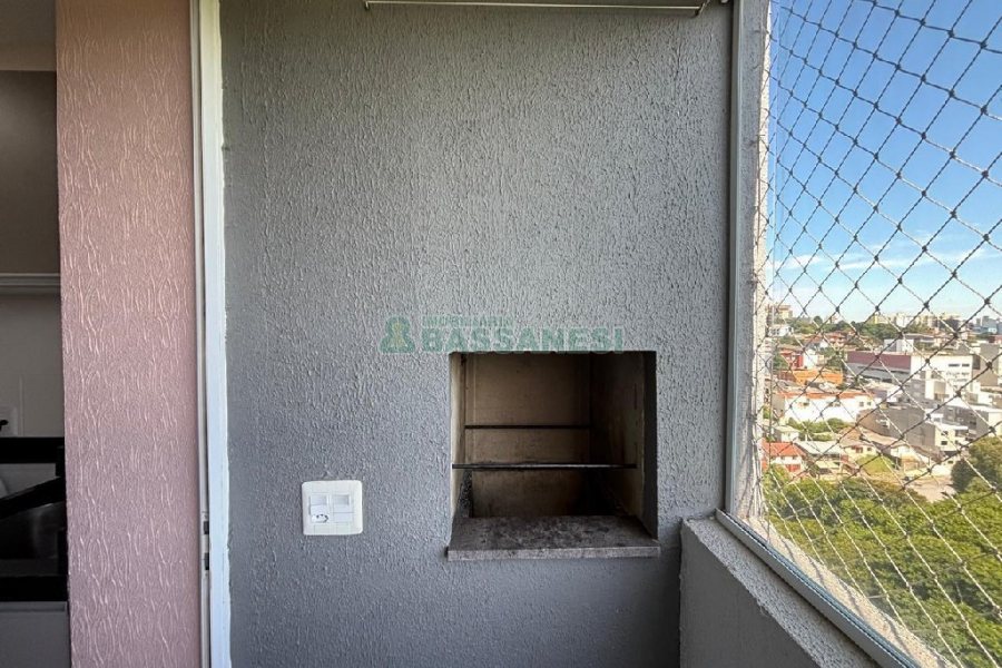 Apto Mobiliado com 50m², 2 dormitórios, 1 vaga, no bairro Jardelino Ramos em Caxias do Sul para Alugar