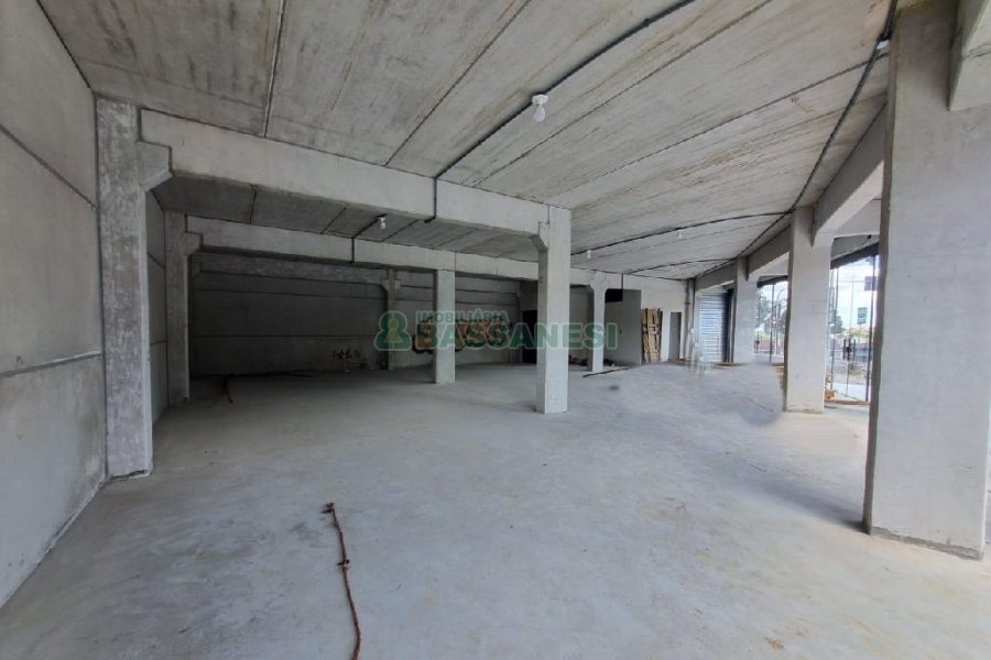 Loja com 360m², no bairro Cruzeiro em Caxias do Sul para Alugar