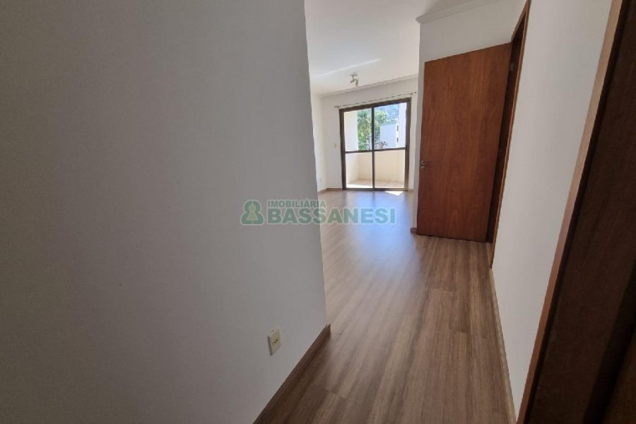 Apartamento com 80m², 2 dormitórios, 1 vaga, no bairro Pio X em Caxias do Sul para Alugar