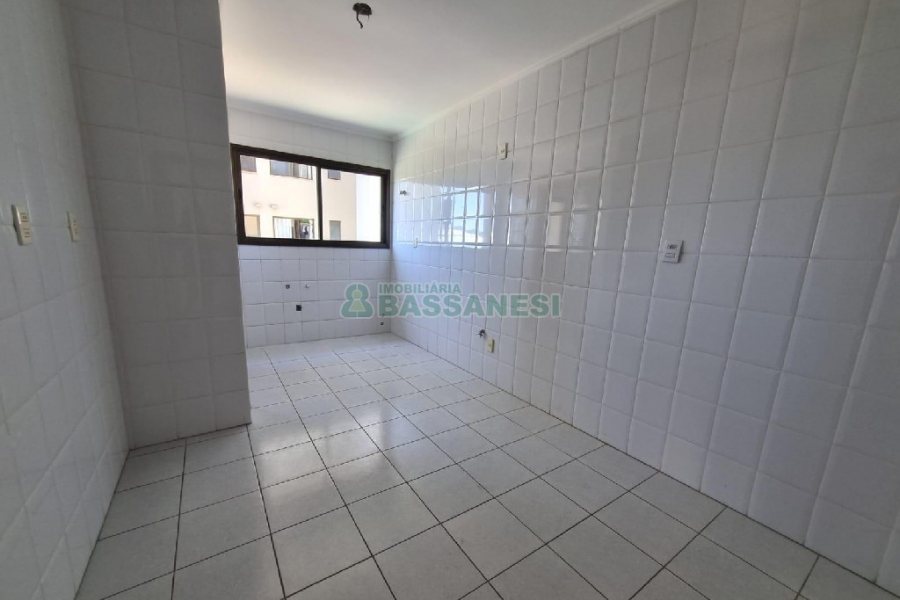 Apartamento com 80m², 2 dormitórios, 1 vaga, no bairro Pio X em Caxias do Sul para Alugar