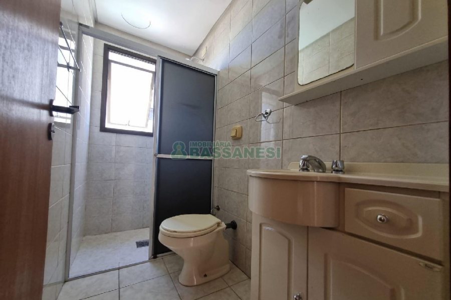 Apartamento com 80m², 2 dormitórios, 1 vaga, no bairro Pio X em Caxias do Sul para Alugar