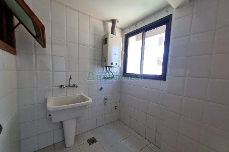 Apartamento com 80m², 2 dormitórios, 1 vaga, no bairro Pio X em Caxias do Sul para Alugar