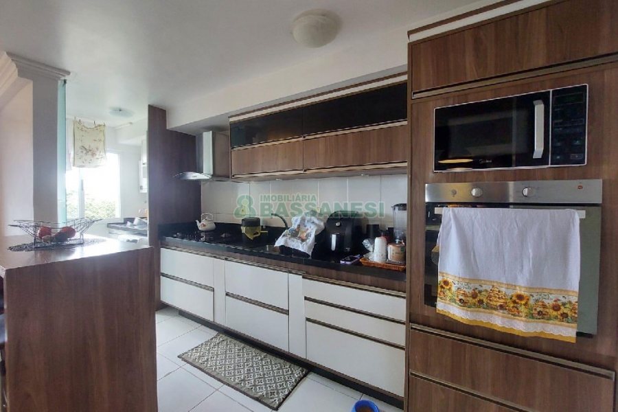 Apto Mobiliado com 56m², 2 dormitórios, 1 vaga, no bairro Sanvitto em Caxias do Sul para Alugar