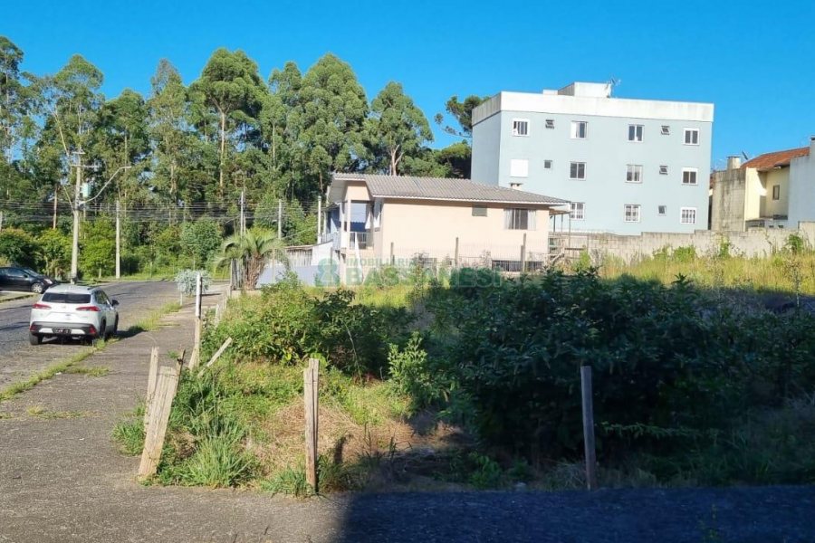 Terreno, no bairro Cidade Nova em Caxias do Sul para Comprar