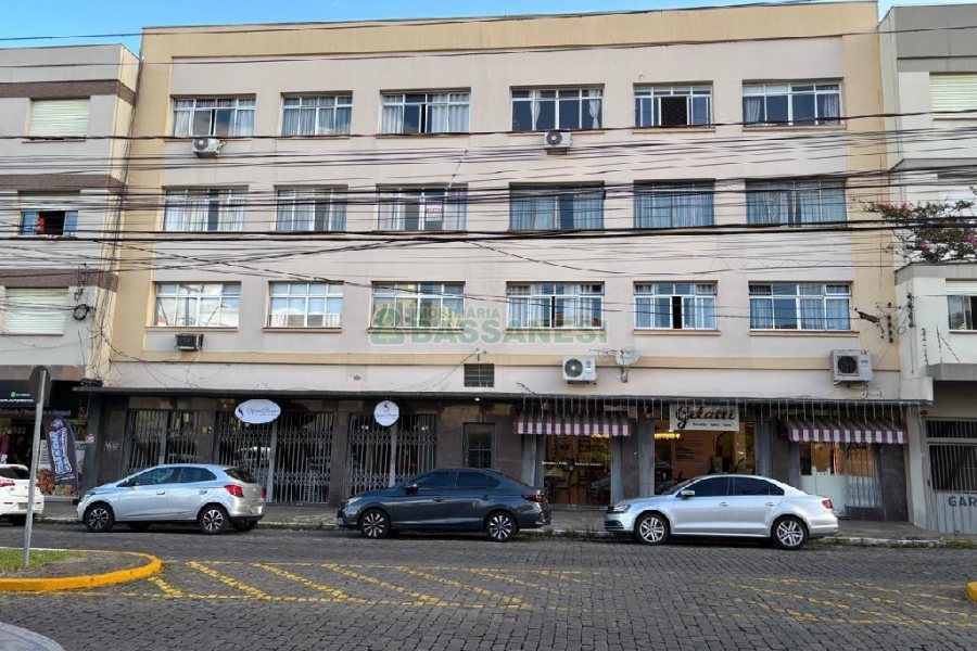 Apto Mobiliado com 110m², 3 dormitórios, no bairro São Pelegrino em Caxias do Sul para Alugar