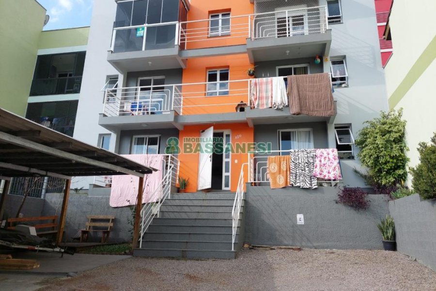 Apartamento com 65m², 2 dormitórios, 1 vaga, no bairro Desvio Rizzo em Caxias do Sul para Comprar