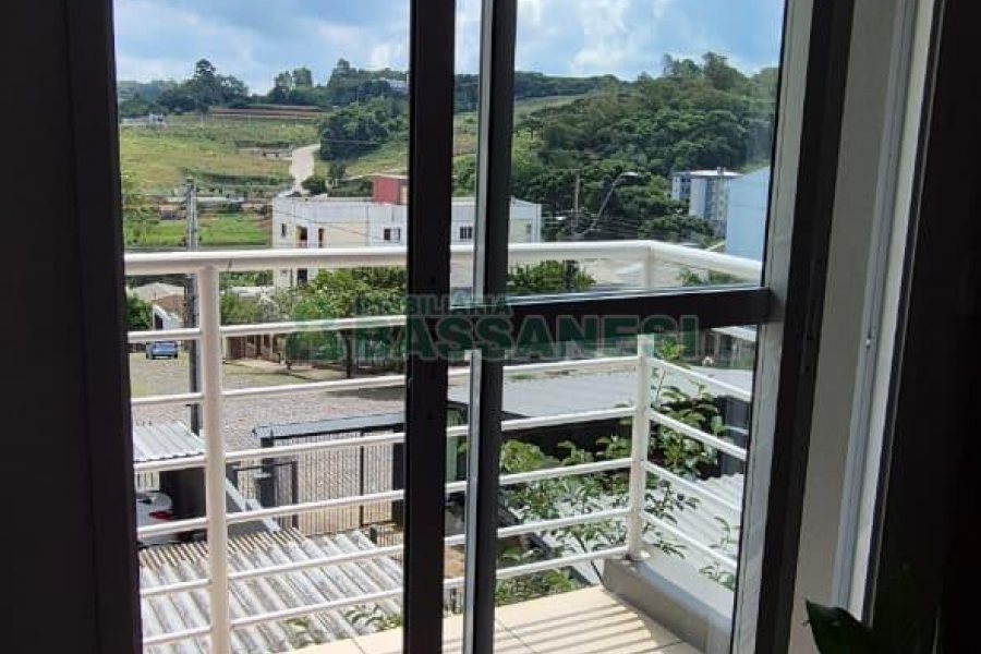 Apartamento com 65m², 2 dormitórios, 1 vaga, no bairro Desvio Rizzo em Caxias do Sul para Comprar