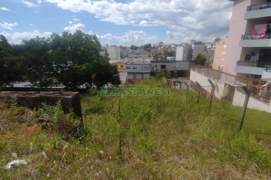 Terreno, no bairro Kayser em Caxias do Sul para Comprar