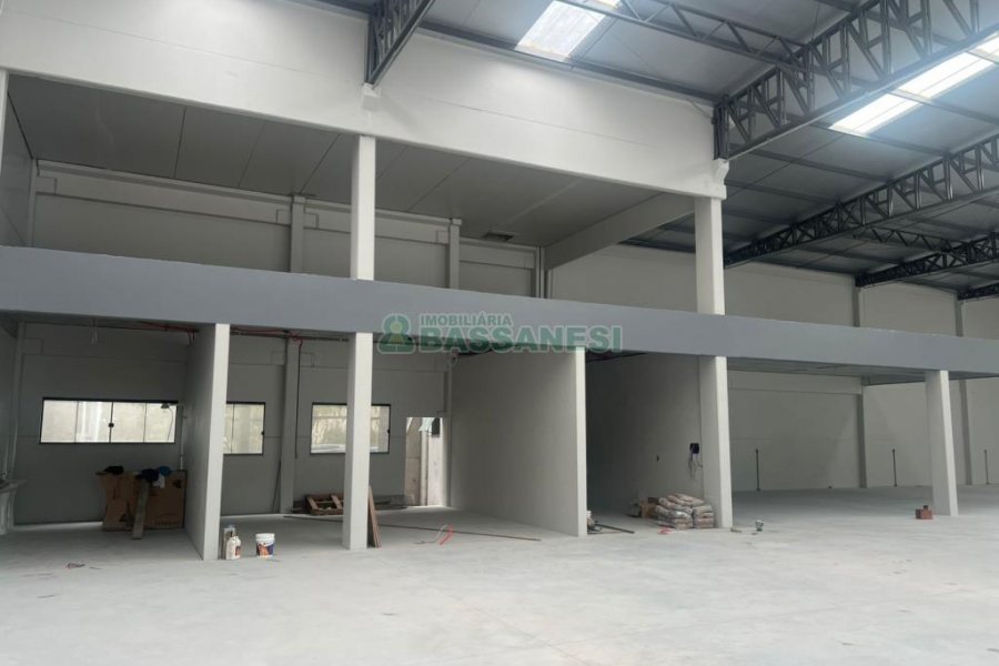 Pavilhão com 1120m², no bairro Jardim das Hortências em Caxias do Sul para Alugar