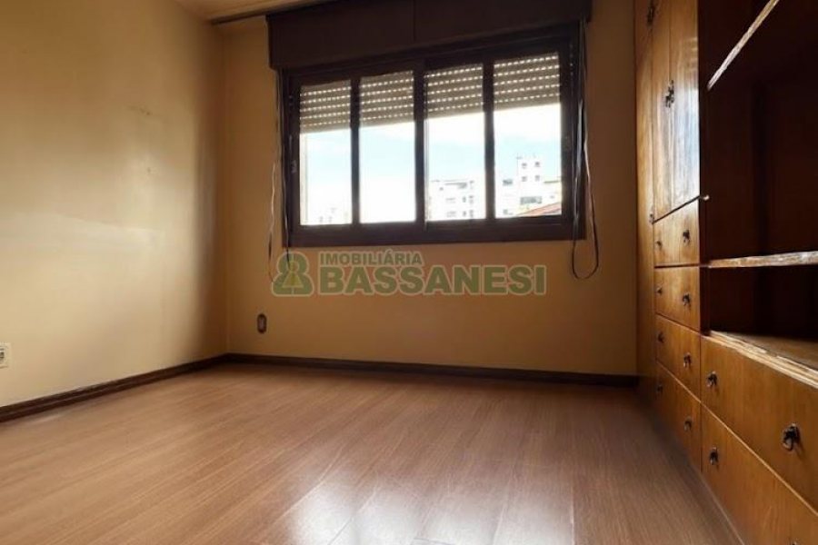 Apartamento com 124m², 3 dormitórios, 1 vaga, no bairro Centro em Caxias do Sul para Comprar