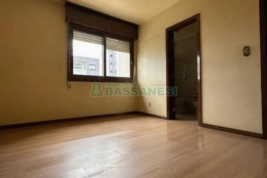 Apartamento com 124m², 3 dormitórios, 1 vaga, no bairro Centro em Caxias do Sul para Comprar