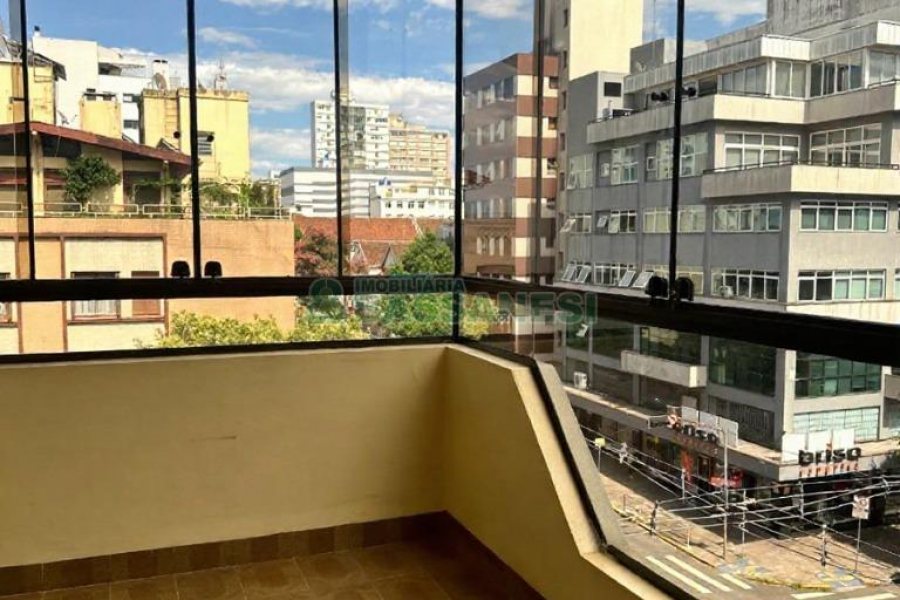 Apartamento com 124m², 3 dormitórios, 1 vaga, no bairro Centro em Caxias do Sul para Comprar