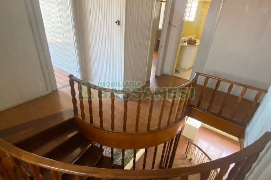 Casa com 330m², 3 dormitórios, 3 vagas, no bairro São Pelegrino em Caxias do Sul para Alugar ou Comprar