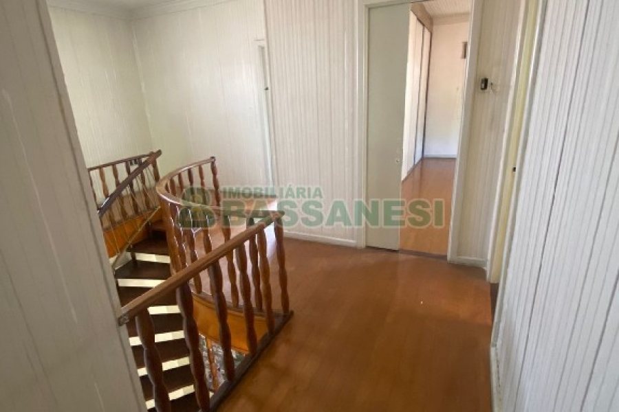 Casa com 330m², 3 dormitórios, 3 vagas, no bairro São Pelegrino em Caxias do Sul para Alugar ou Comprar