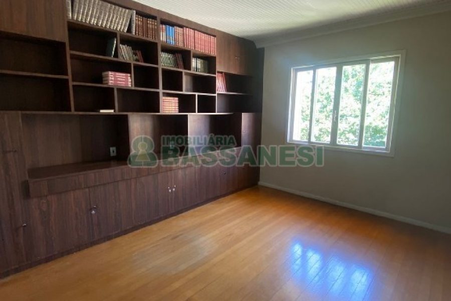 Casa com 330m², 3 dormitórios, 3 vagas, no bairro São Pelegrino em Caxias do Sul para Alugar ou Comprar