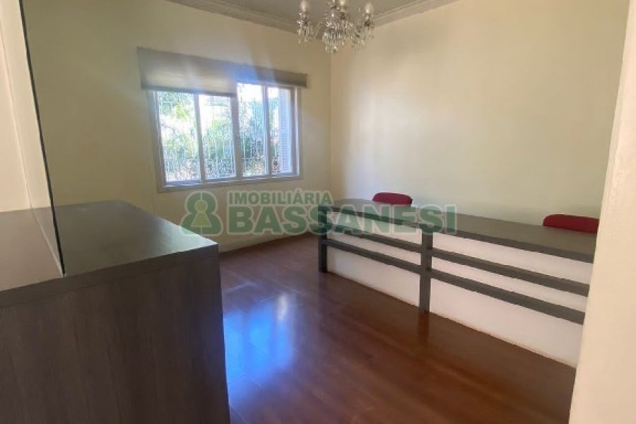 Casa com 330m², 3 dormitórios, 3 vagas, no bairro São Pelegrino em Caxias do Sul para Alugar ou Comprar