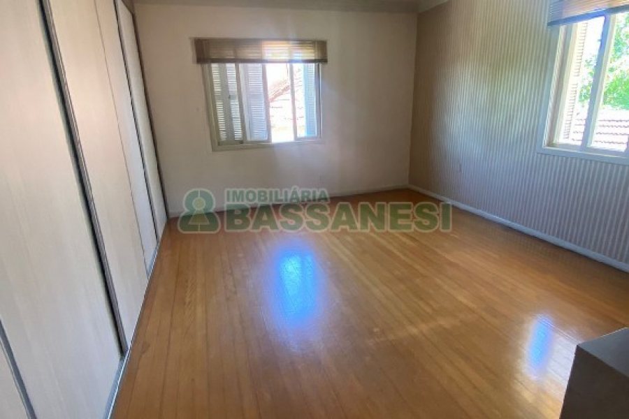 Casa com 330m², 3 dormitórios, 3 vagas, no bairro São Pelegrino em Caxias do Sul para Alugar ou Comprar