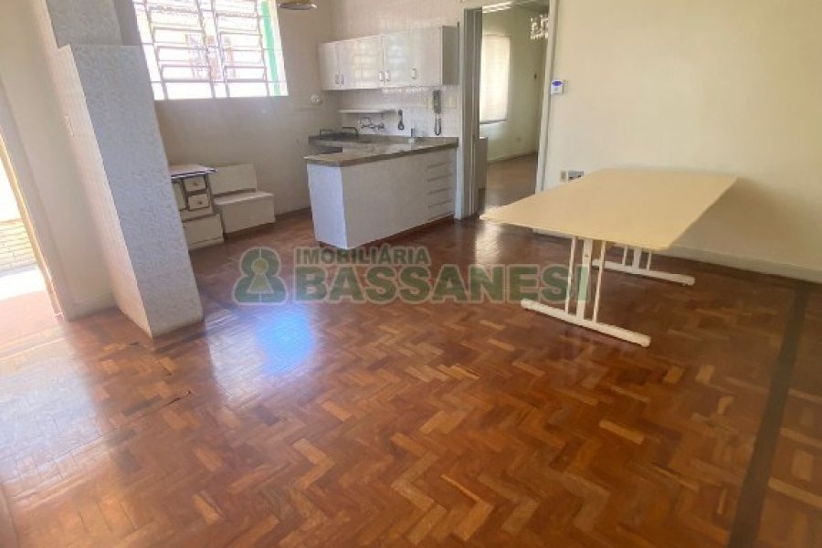 Casa com 330m², 3 dormitórios, 3 vagas, no bairro São Pelegrino em Caxias do Sul para Alugar ou Comprar