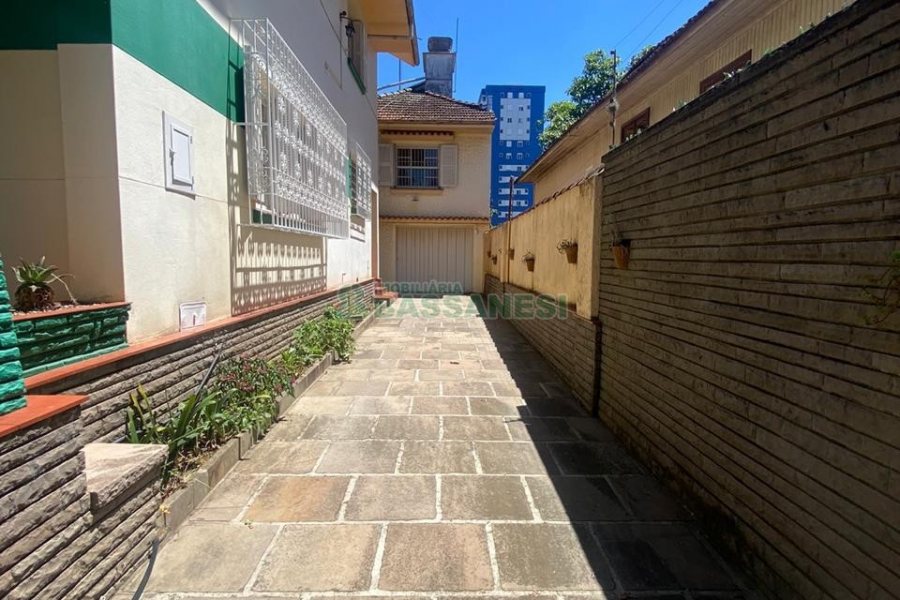 Casa com 330m², 3 dormitórios, 3 vagas, no bairro São Pelegrino em Caxias do Sul para Alugar ou Comprar