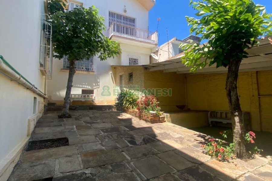 Casa com 330m², 3 dormitórios, 3 vagas, no bairro São Pelegrino em Caxias do Sul para Alugar ou Comprar