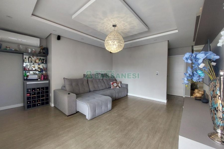 Apto Mobiliado com 185m², 3 dormitórios, 2 vagas, no bairro Vinhedos em Caxias do Sul para Alugar