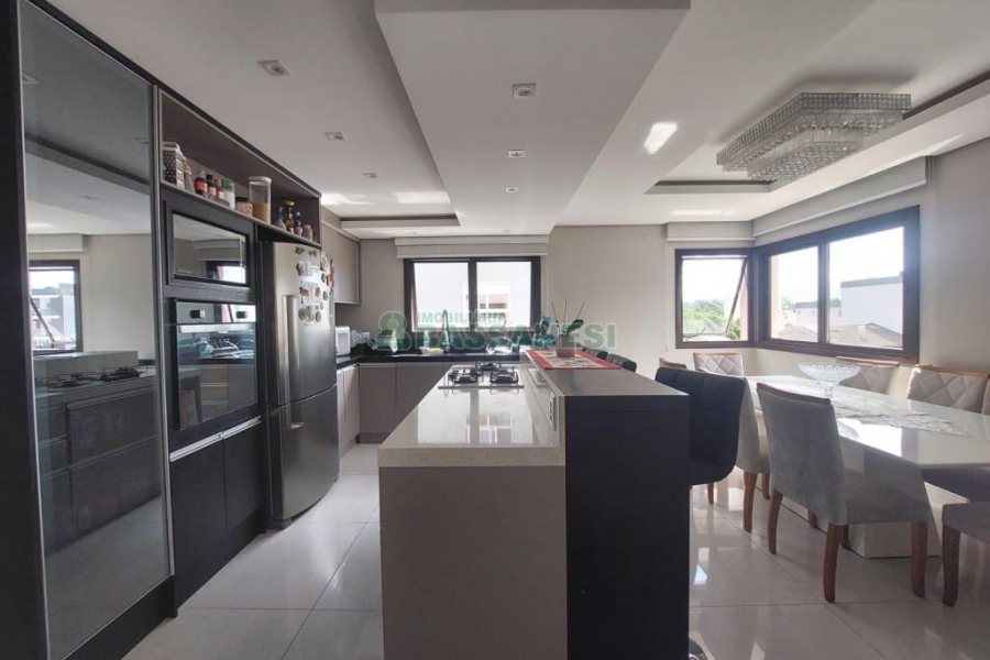 Apto Mobiliado com 185m², 3 dormitórios, 2 vagas, no bairro Vinhedos em Caxias do Sul para Alugar