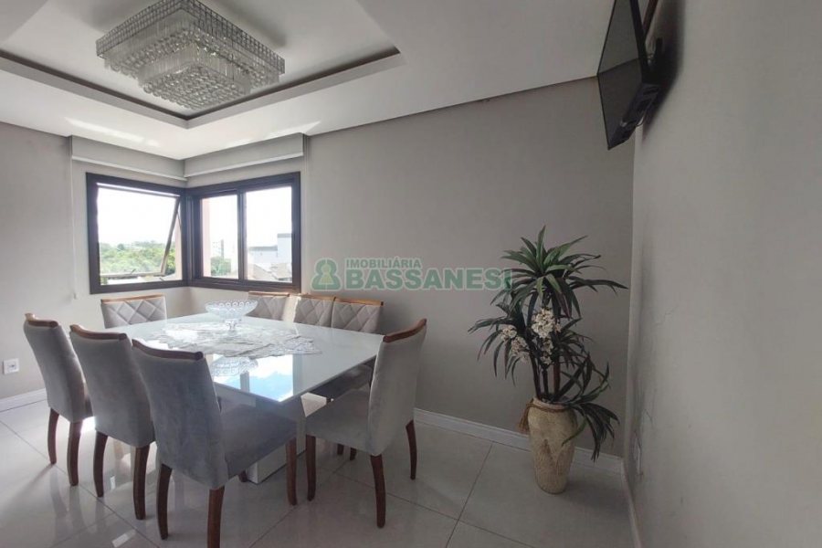 Apto Mobiliado com 185m², 3 dormitórios, 2 vagas, no bairro Vinhedos em Caxias do Sul para Alugar