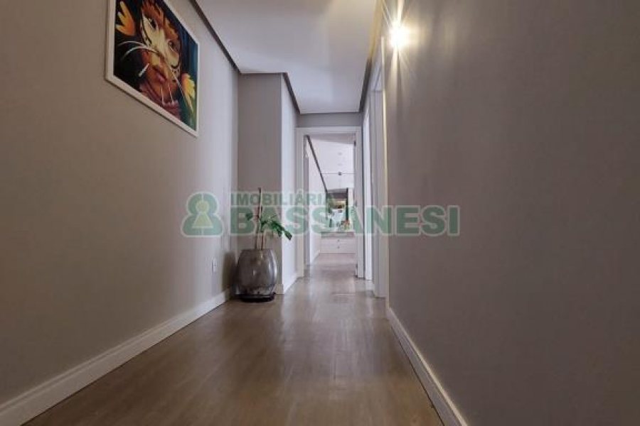 Apto Mobiliado com 185m², 3 dormitórios, 2 vagas, no bairro Vinhedos em Caxias do Sul para Alugar