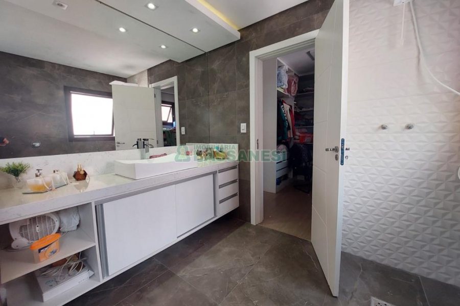 Apto Mobiliado com 185m², 3 dormitórios, 2 vagas, no bairro Vinhedos em Caxias do Sul para Alugar