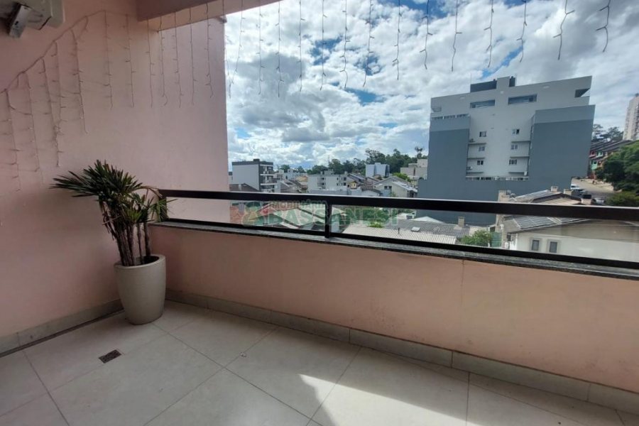 Apto Mobiliado com 185m², 3 dormitórios, 2 vagas, no bairro Vinhedos em Caxias do Sul para Alugar