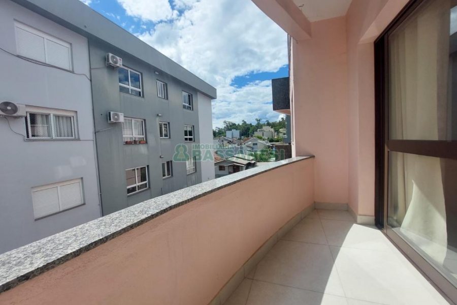 Apto Mobiliado com 185m², 3 dormitórios, 2 vagas, no bairro Vinhedos em Caxias do Sul para Alugar