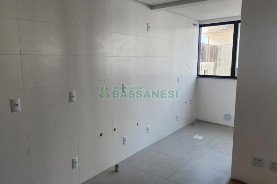 Kitinete com 40m², 1 dormitório, no bairro São Pelegrino em Caxias do Sul para Comprar