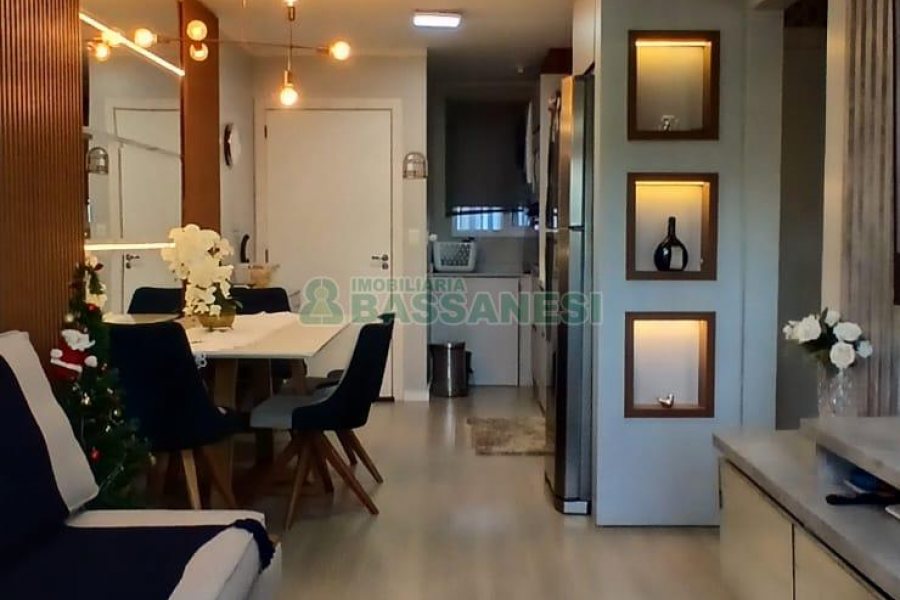 Apartamento com 55m², 2 dormitórios, 1 vaga, no bairro Vinhedos em Caxias do Sul para Comprar