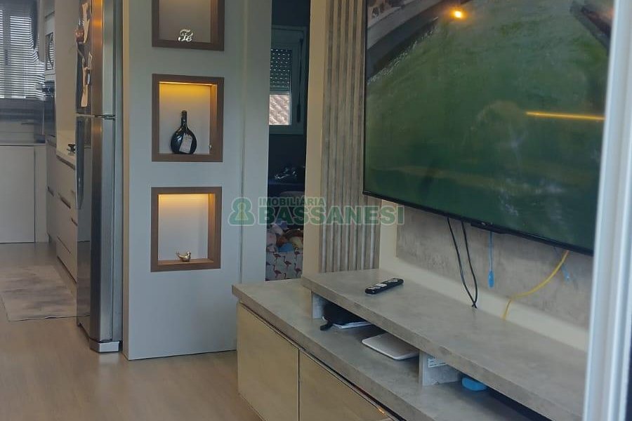 Apartamento com 55m², 2 dormitórios, 1 vaga, no bairro Vinhedos em Caxias do Sul para Comprar