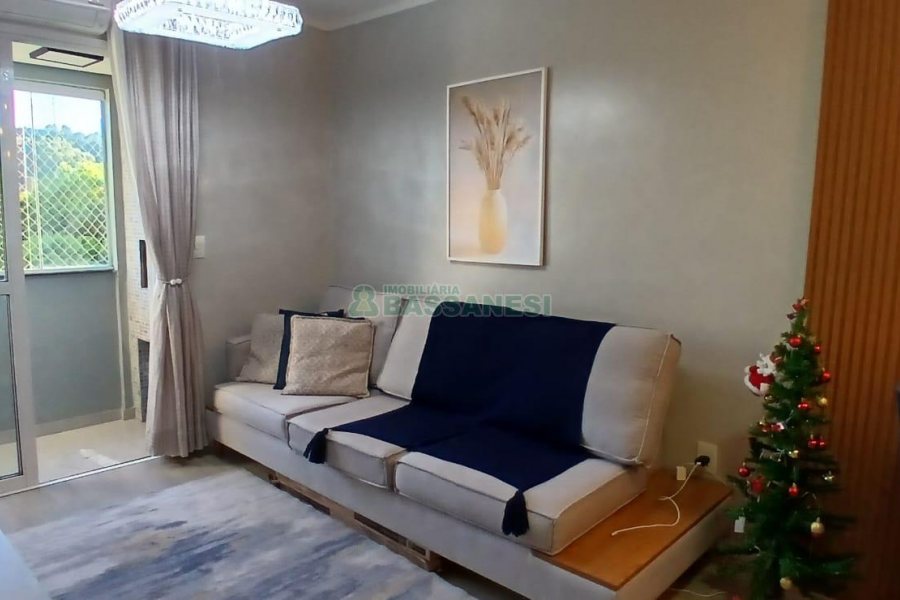 Apartamento com 55m², 2 dormitórios, 1 vaga, no bairro Vinhedos em Caxias do Sul para Comprar