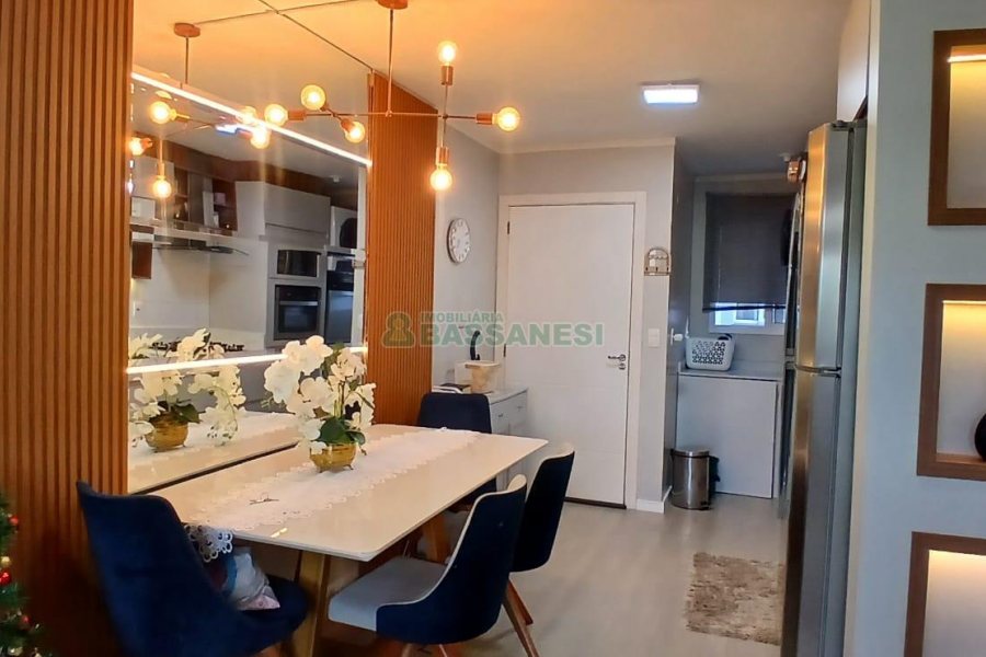 Apartamento com 55m², 2 dormitórios, 1 vaga, no bairro Vinhedos em Caxias do Sul para Comprar