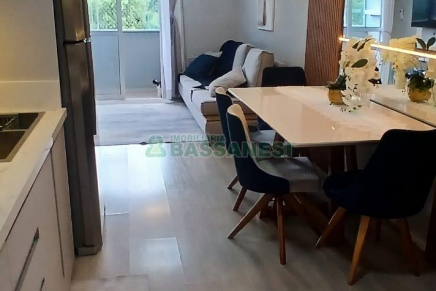 Apartamento com 55m², 2 dormitórios, 1 vaga, no bairro Vinhedos em Caxias do Sul para Comprar