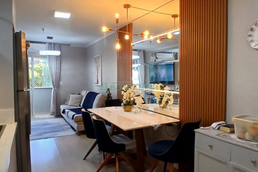 Apartamento com 55m², 2 dormitórios, 1 vaga, no bairro Vinhedos em Caxias do Sul para Comprar